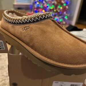 UGG Women NEW size 7 Tasman Slip on with box slippers shoes  chestnut